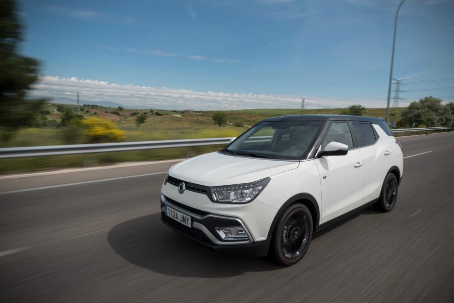  SsangYong XLV 2016 года  (фото 4 из 31)